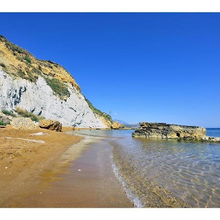 Apollonides Seafront Villa1 Aoede リクスリオン エクステリア 写真