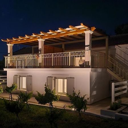 Apollonides Seafront Villa1 Aoede リクスリオン エクステリア 写真