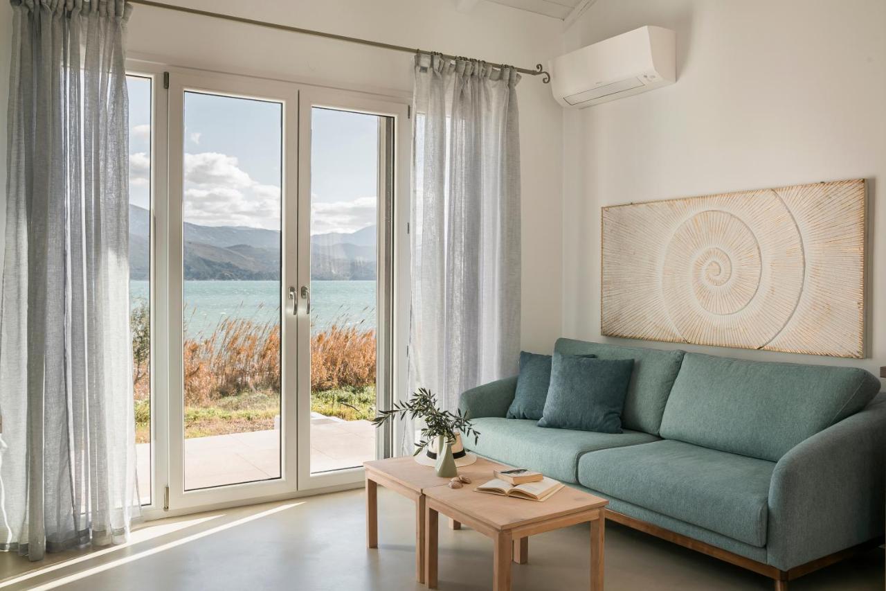 Apollonides Seafront Villa1 Aoede リクスリオン エクステリア 写真