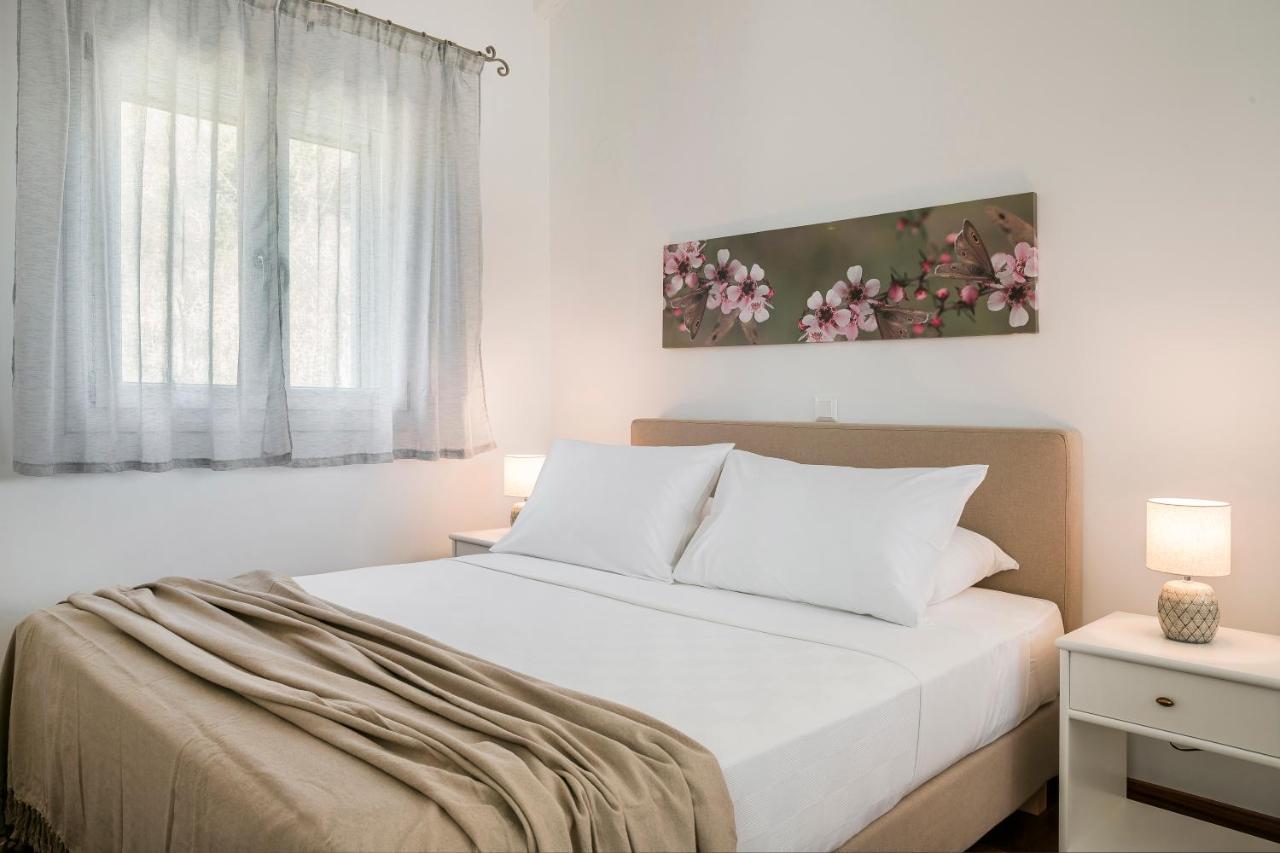Apollonides Seafront Villa1 Aoede リクスリオン エクステリア 写真