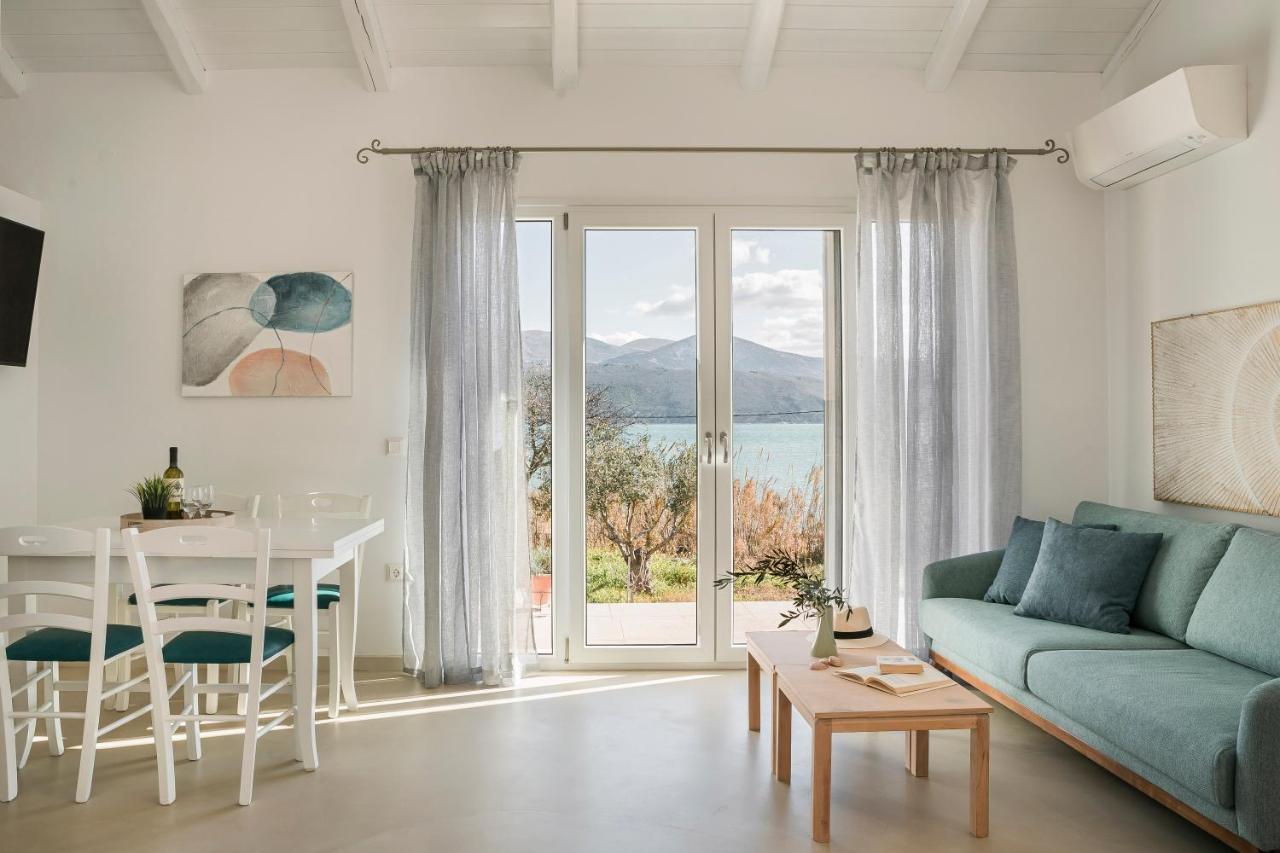 Apollonides Seafront Villa1 Aoede リクスリオン エクステリア 写真