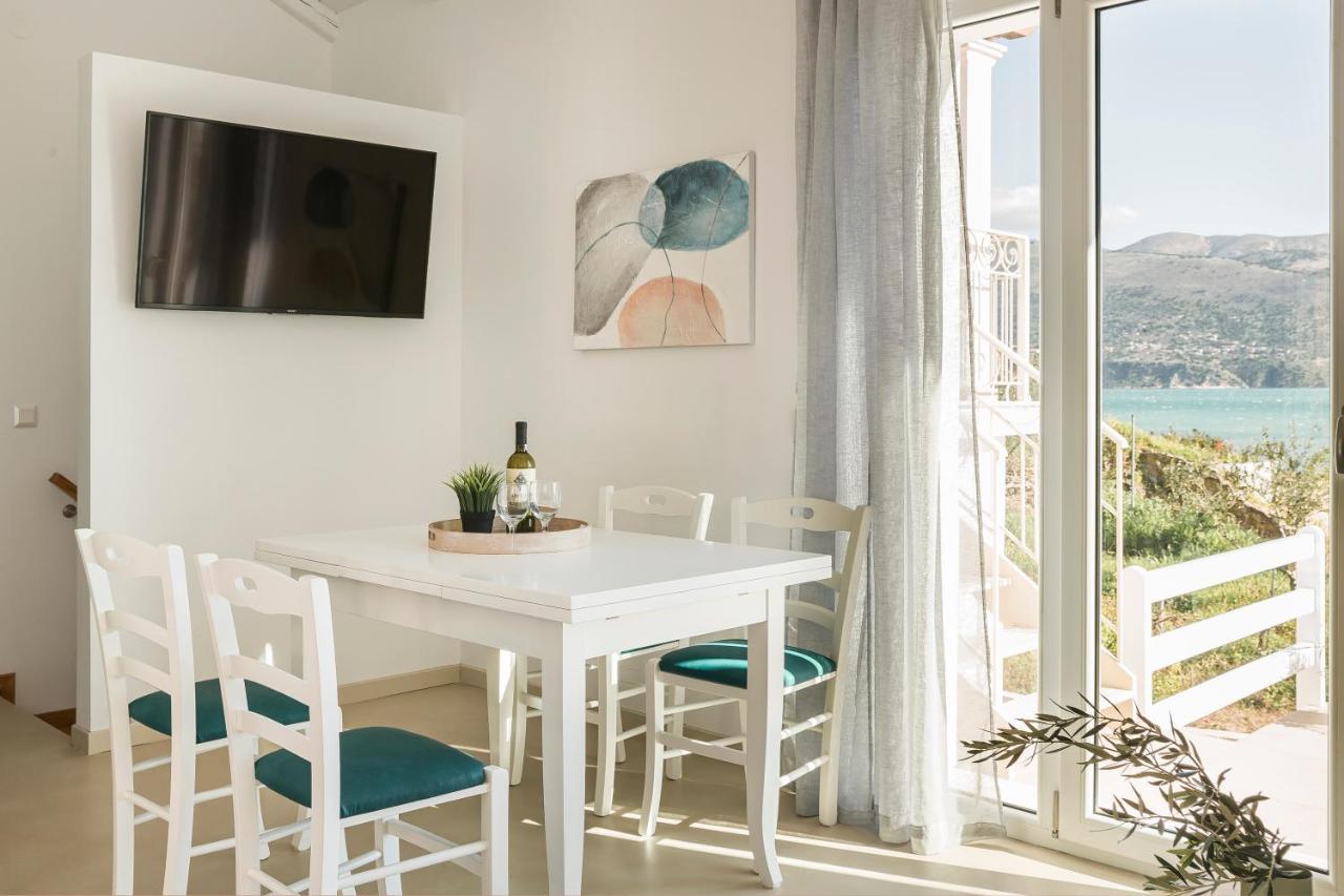 Apollonides Seafront Villa1 Aoede リクスリオン エクステリア 写真