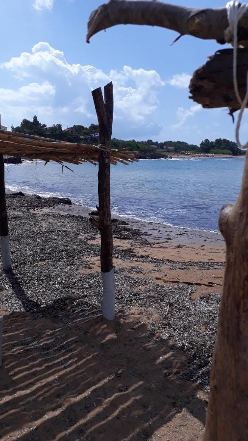 Apollonides Seafront Villa1 Aoede リクスリオン エクステリア 写真