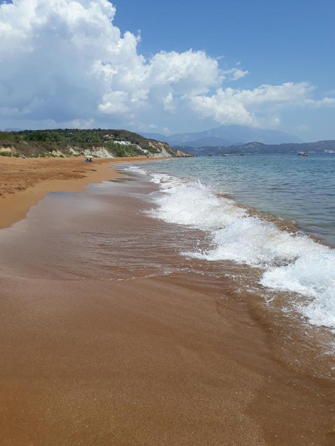 Apollonides Seafront Villa1 Aoede リクスリオン エクステリア 写真